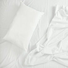 Load image into Gallery viewer, 825TC Sateen Sheet Set: Player Size&lt;sup&gt;®&lt;/sup&gt;